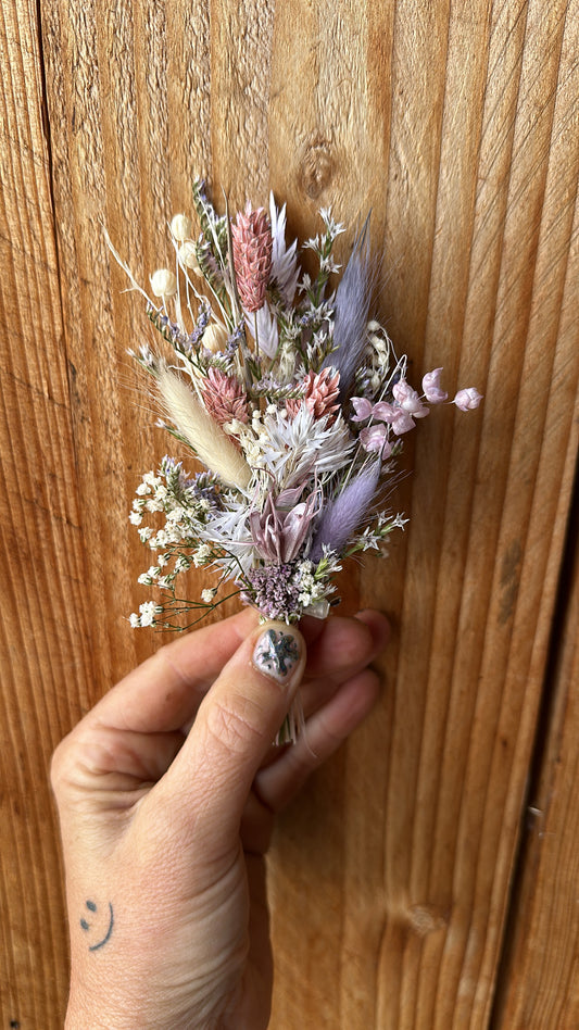 Anstecker Boho Natural mit Trockenblumen – Hochzeit & Anlassdeko