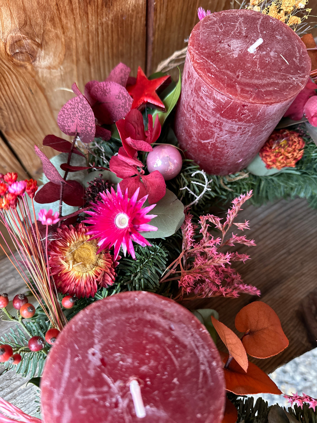 Adventskranz Berry Chic – Trockenblumen & rote Kerzen