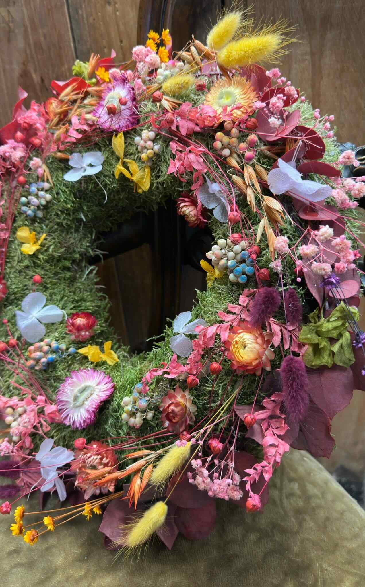 Frühlingskranz handgemacht mit Trockenblumen & bunten Akzenten
