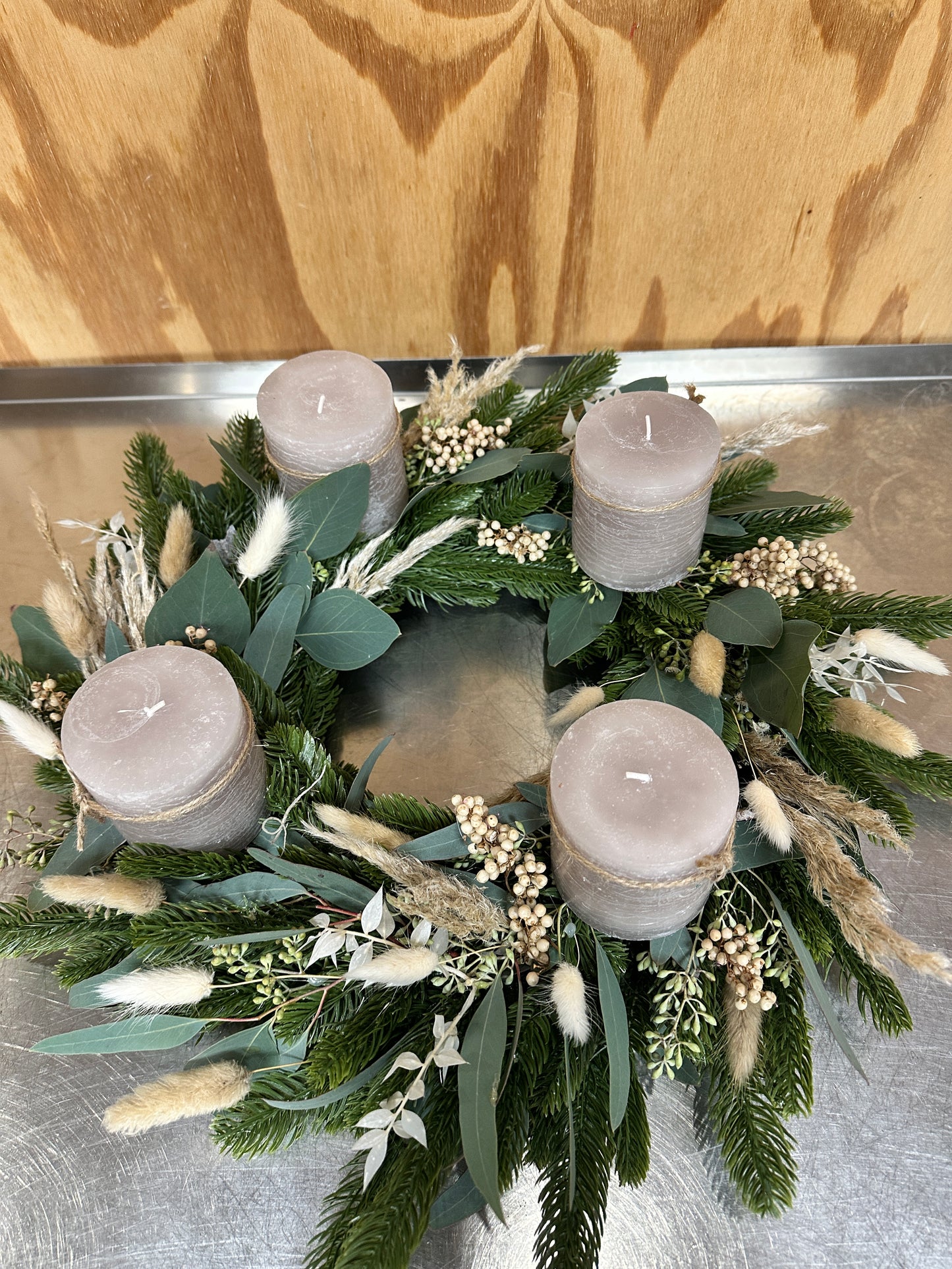 Scandinavian Natural Advent wreath with eucalyptus and dried flowers – Grey Beige