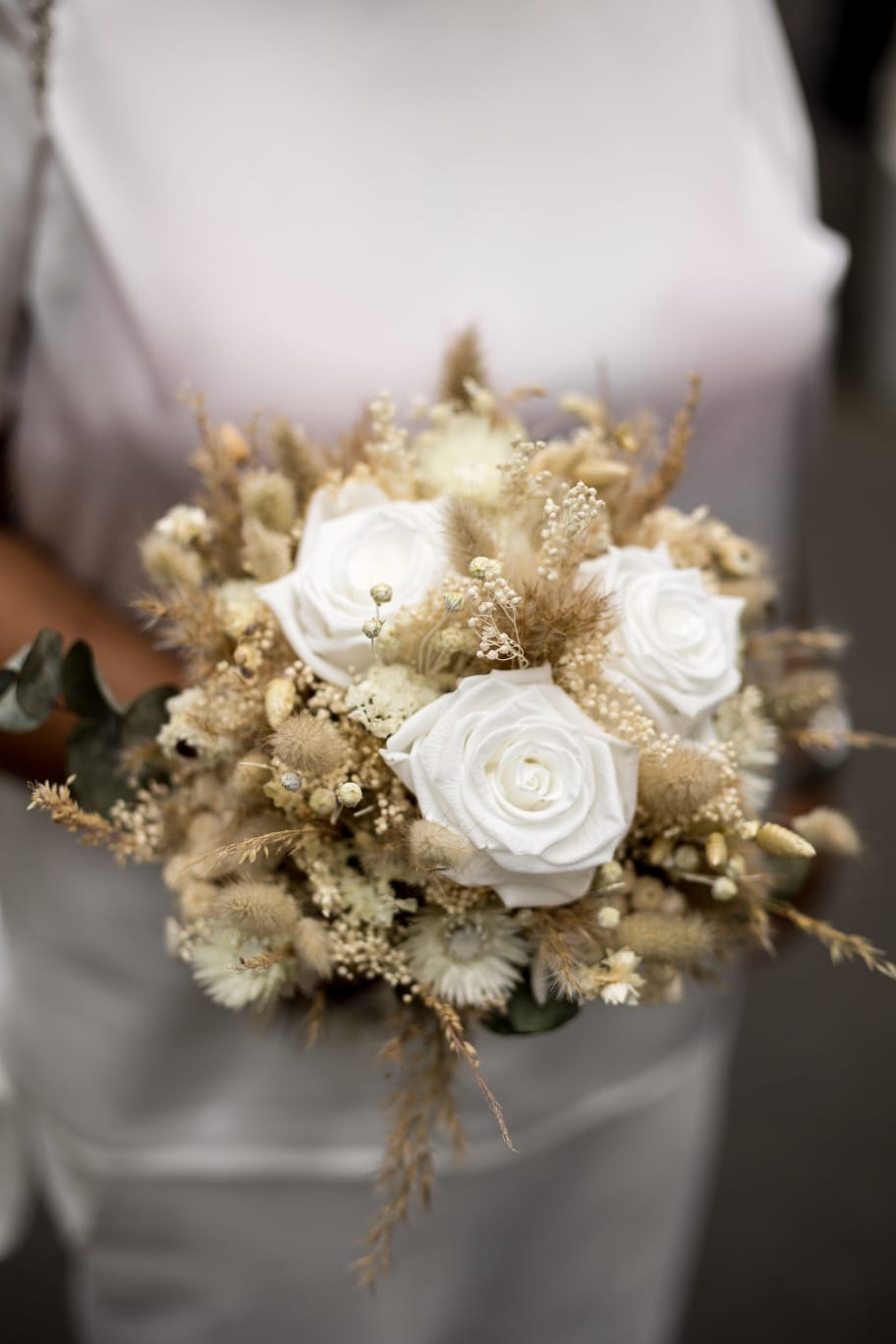 Scandinavian Natural Bridal Bouquet, Infinity Roses & Dried Flowers – White Beige