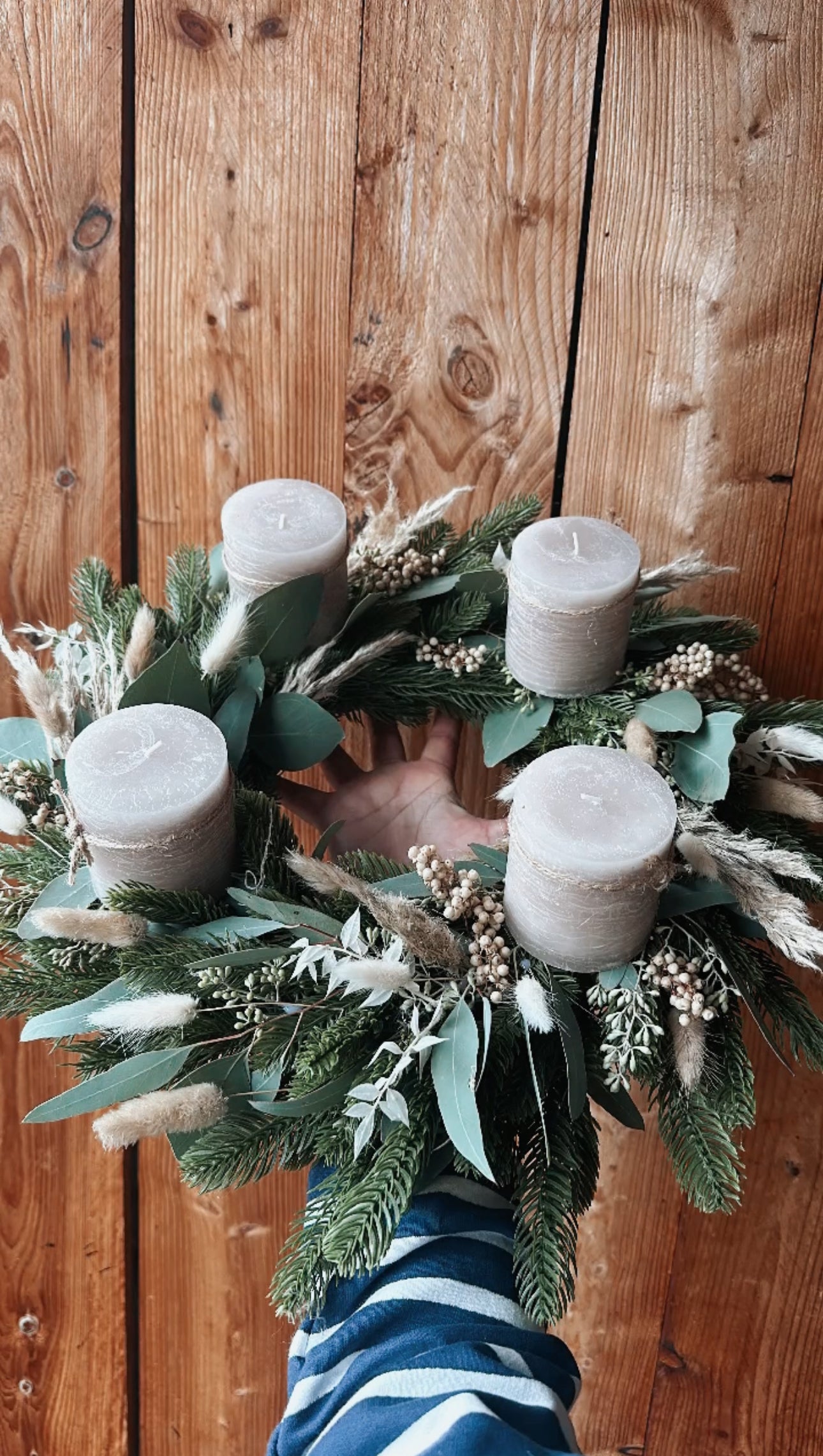 Scandinavian Natural Advent wreath with eucalyptus and dried flowers – Grey Beige