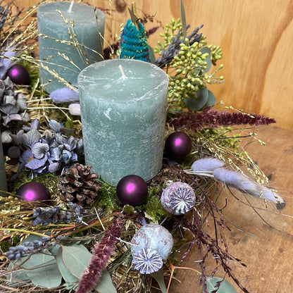 Luxury Scandinavian Advent wreath with eucalyptus & dried flowers – blue-grey candles