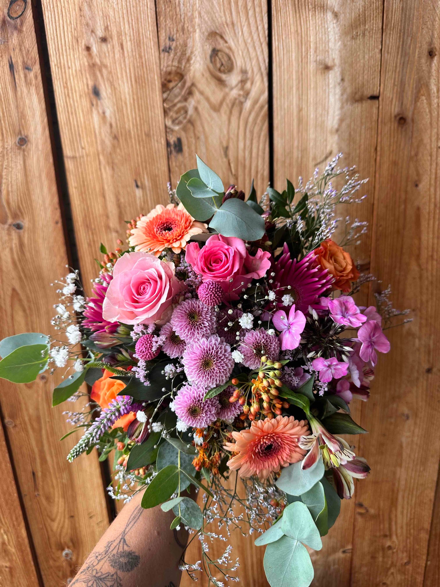 Rose Bouquet Blush & Apricot – Roses, Lisianthus & Eucalyptus