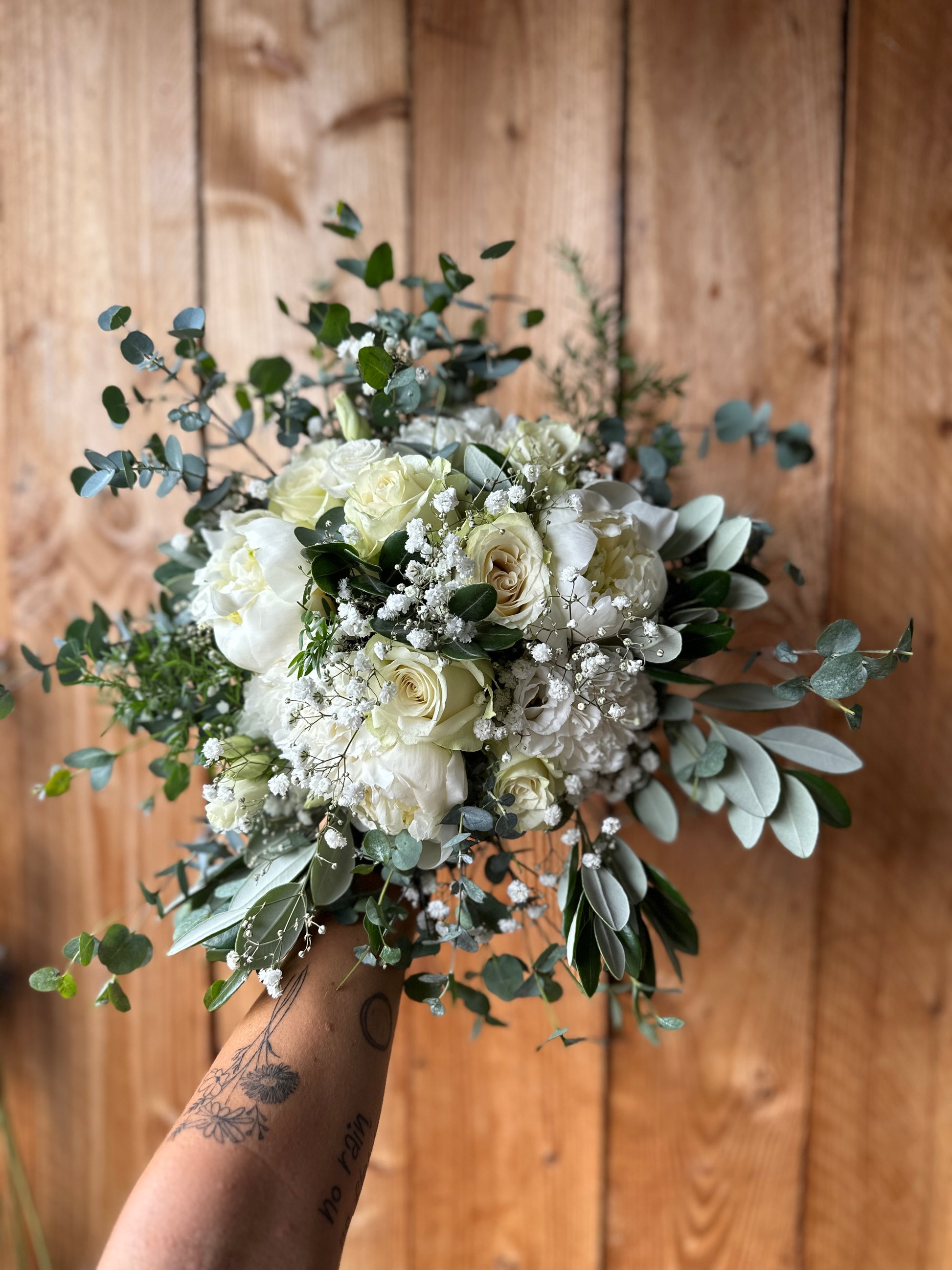 Brautstrauß „timeless grace“ - Wild und Schön