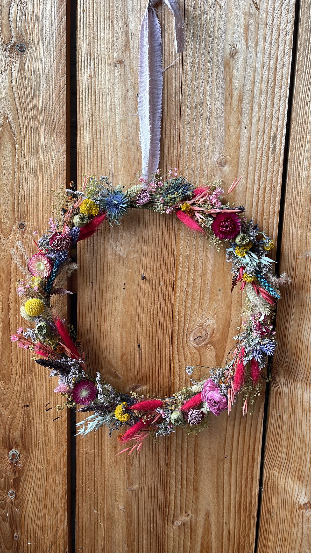 Wandkranz Color Bloom – Bunte Trockenblumen & Boho-Vibes – Wild und Schön