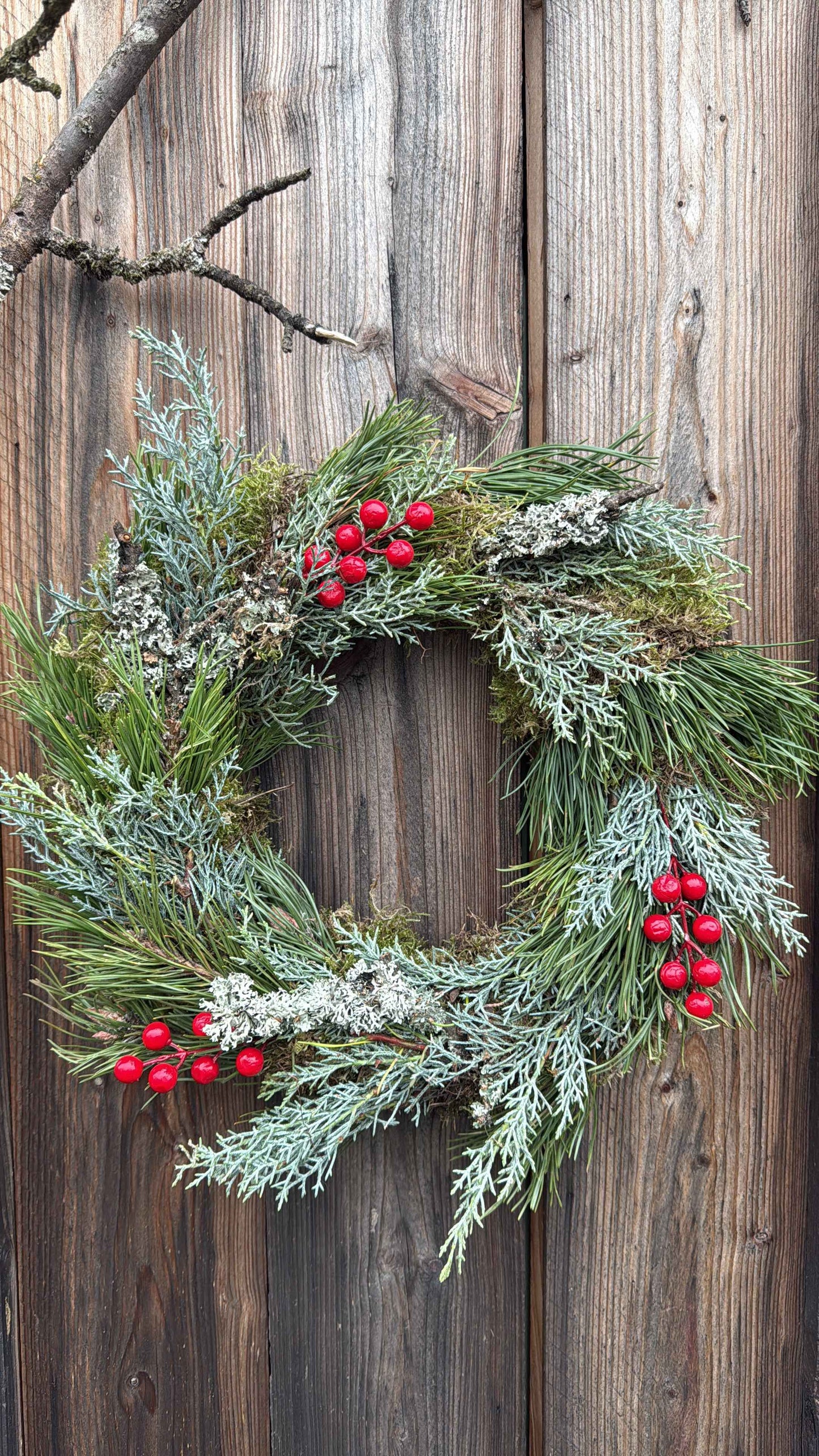 Natural Winter Wreath Pine & Cypress – Handcrafted Natural Wreath
