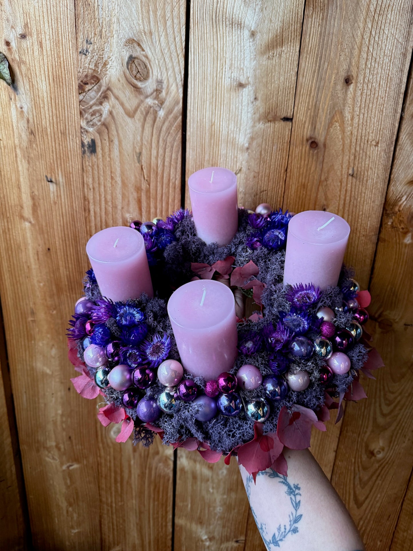 Advent Wreath Pink Velvet Glow – Pink & Violet Luxury Wreath Handcrafted