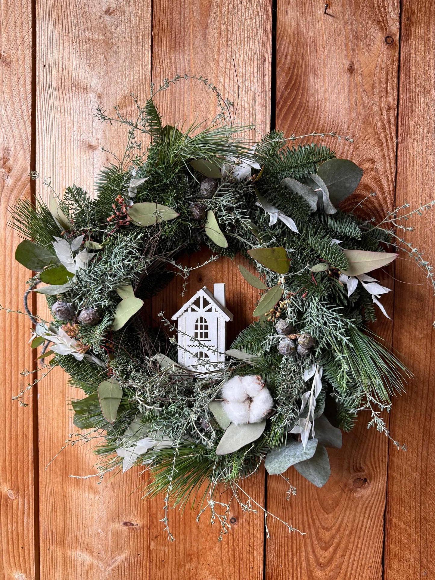 Winter Wreath Snowy Cottage – Natural Wreath with Little House & Cotton