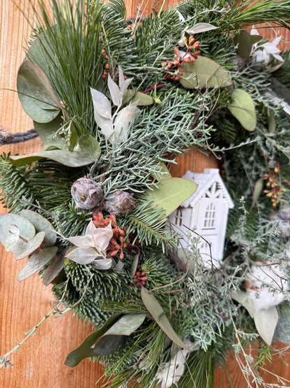 Winter Wreath Snowy Cottage – Natural Wreath with Little House & Cotton