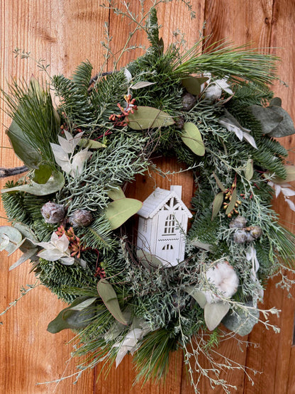 Winter Wreath Snowy Cottage – Natural Wreath with Little House & Cotton