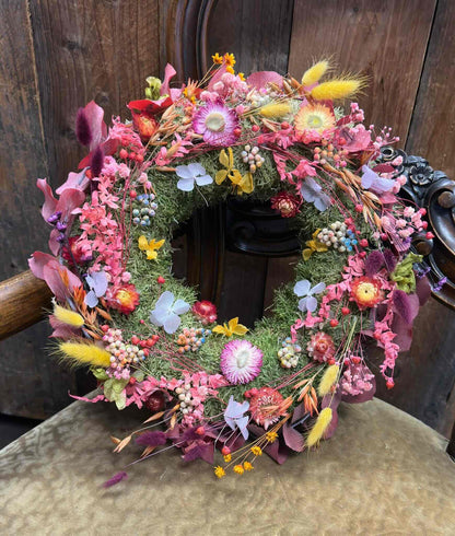 Frühlingskranz handgemacht mit Trockenblumen & bunten Akzenten